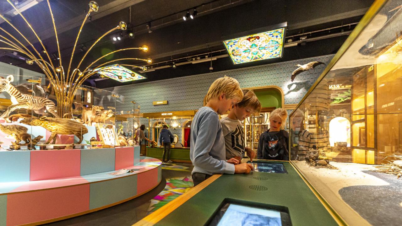 Kinderen in zaal De verleiding