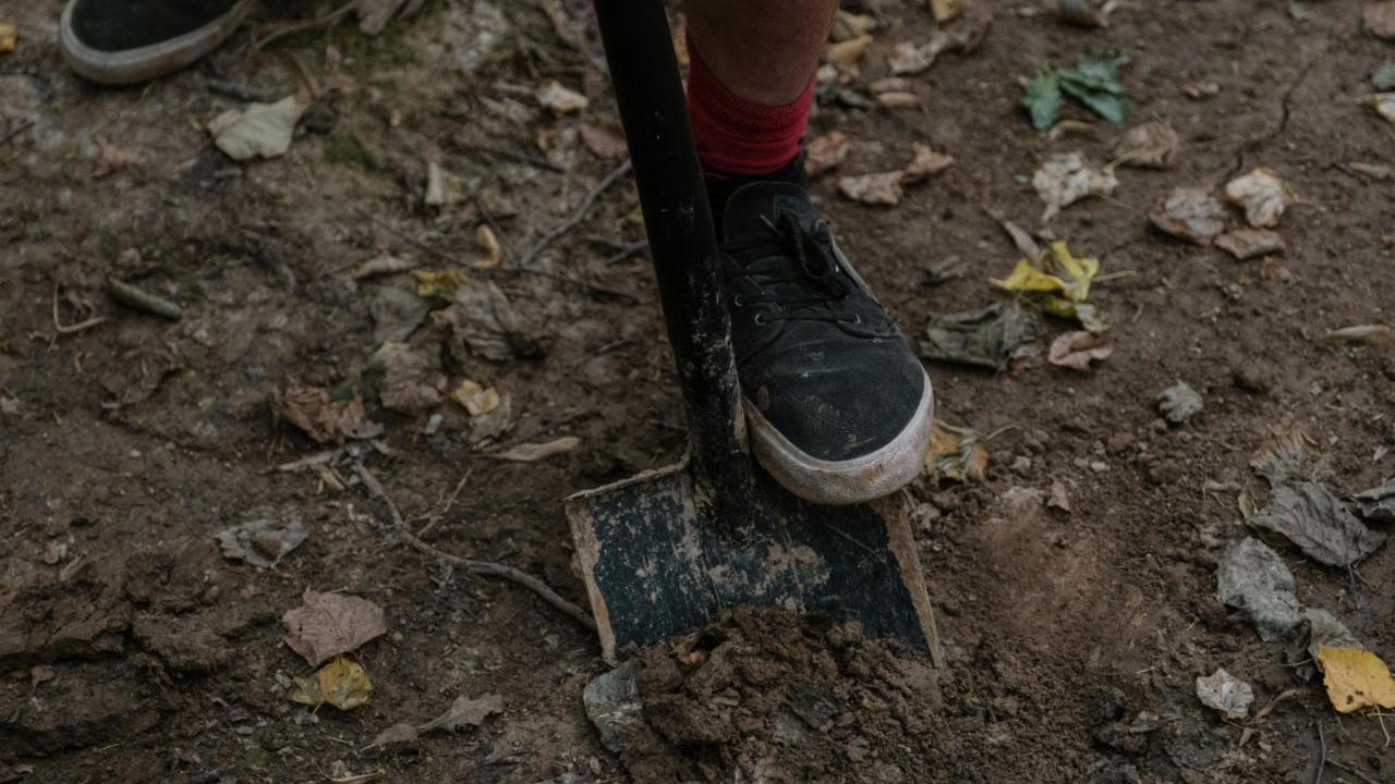 Schop in de grond 