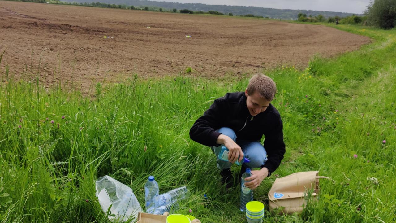 Merijn die onderzoek doet