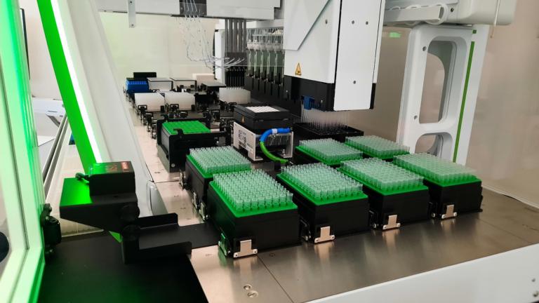 Janus G3 Robot voor DNA-extractie en -isolatie ARISE, foto Kevin Beentjes 