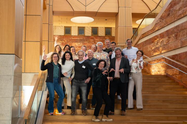 Deelnemers van de cursus Toekomst voor Biodiversiteit op de trappenberg van Naturalis. Credit: William Voorberg