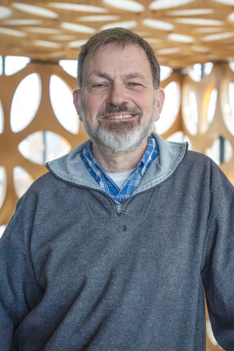 Jan Wieringa planten aan het inleggen in Swaziland