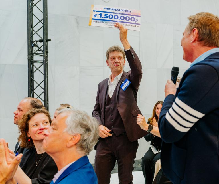 Edwin van Huis met cheque